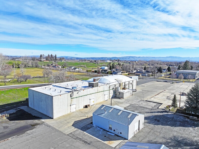 More Photos Of 8603 Ahtanum Rd, Yakima Warehouse For Lease