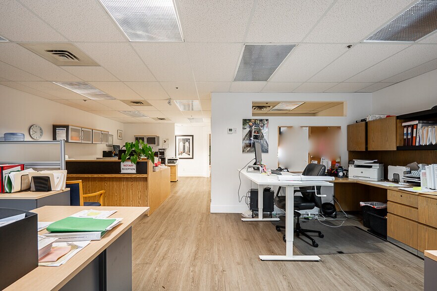 More Photos Of 2450-2472 Haywood Ave, West Vancouver Office For Sale