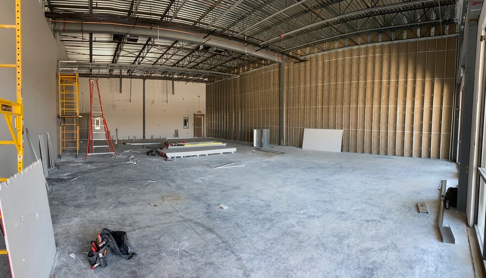 More Photos Of 19585 Hess Rd, Parker Storefront For Lease