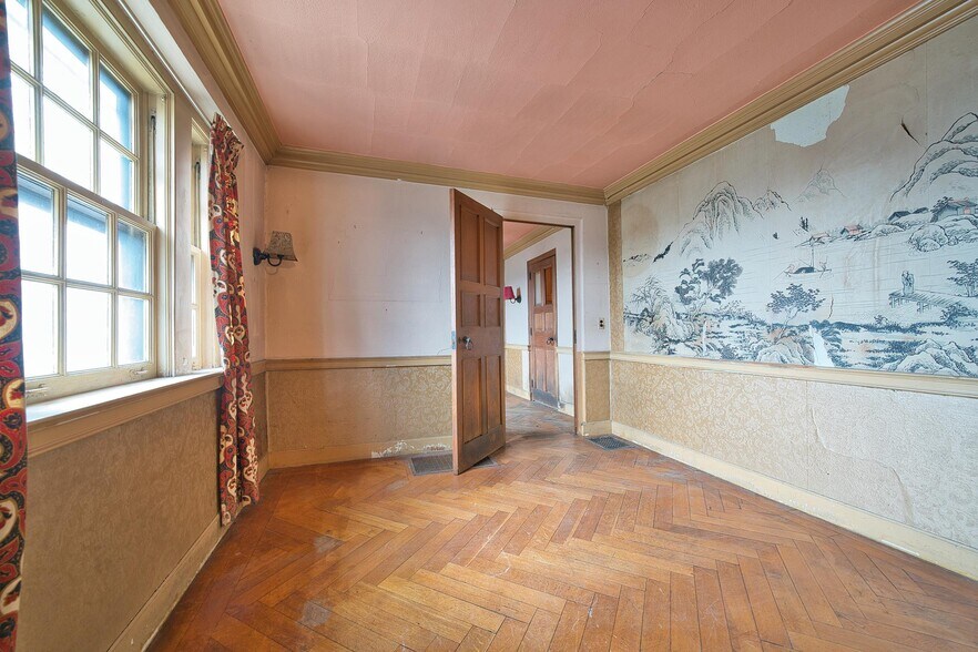 More Photos Of 1989 W Grand Blvd, Detroit Office Residential For Sale
