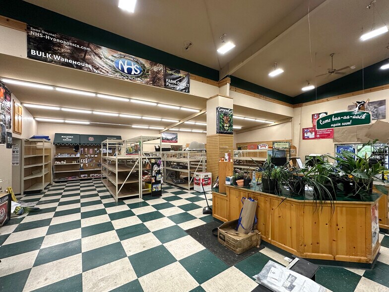 More Photos Of 126 Dinsmore Dr, Fortuna Freestanding For Lease