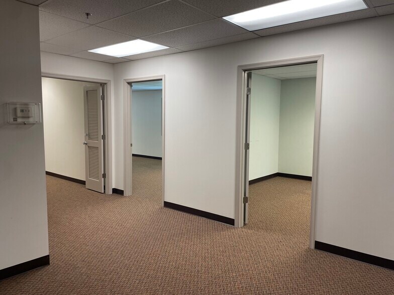 More Photos Of 130 E Burr Blvd, Kearneysville Office For Lease