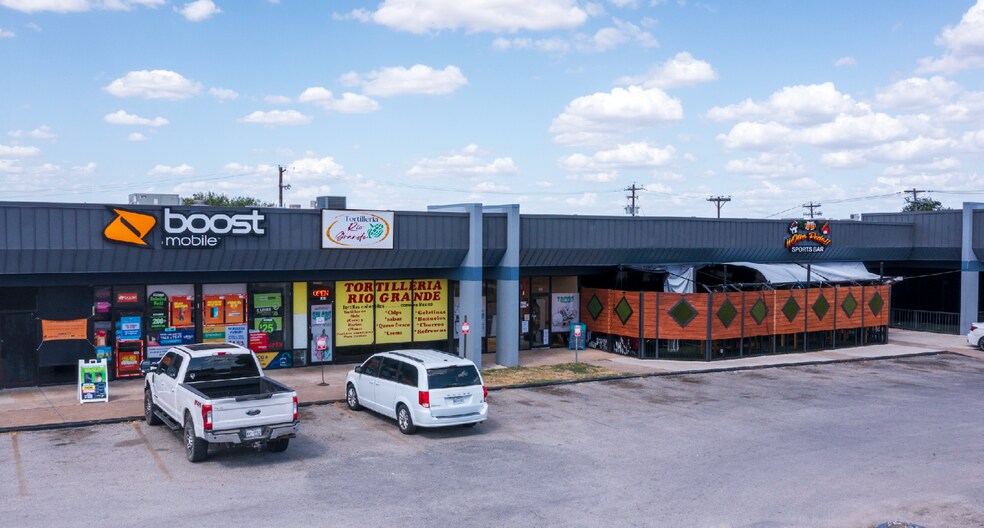 More Photos Of 900 E Braker Ln, Austin Unknown For Lease