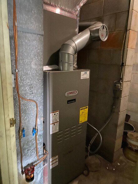 More Photos Of 1496 Anderson Hwy, Cumberland Bank For Lease