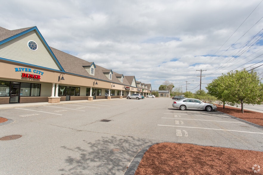 More Photos Of 68 Airport Rd, Fitchburg General Retail For Lease