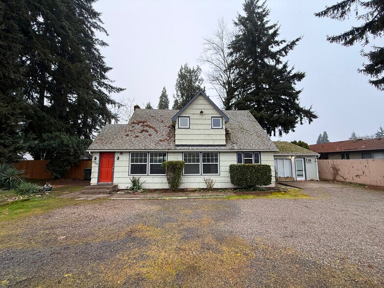 Primary Photo Of 3705 Cherry Ave NE, Salem Freestanding For Sale