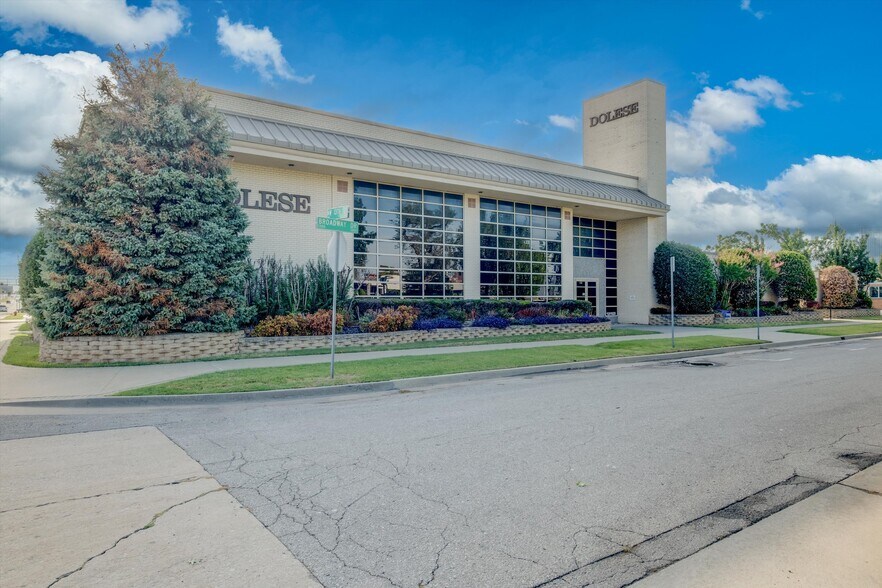 More Photos Of 1324 N Broadway Dr, Oklahoma City Medical For Sale