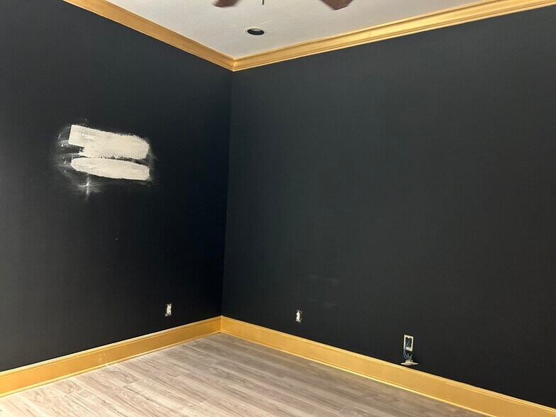 More Photos Of 12832 Willow Centre Dr, Houston Office Residential For Sale