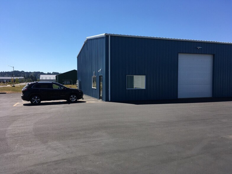 More Photos Of 985 NW Noble Dr, Estacada Warehouse For Lease