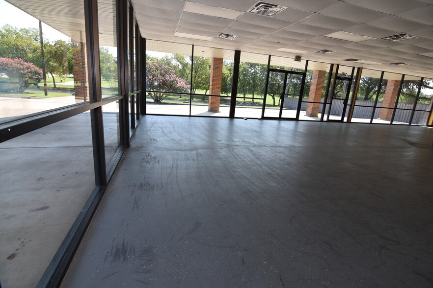 More Photos Of 6350 Glenview Dr, Fort Worth Unknown For Lease