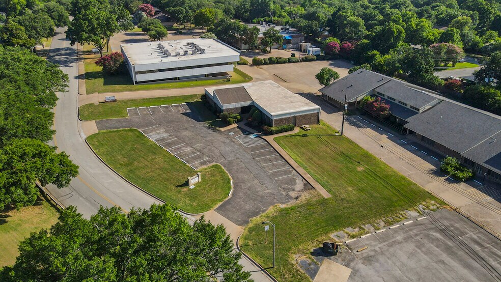 More Photos Of 1008 N Davis Dr, Arlington Office For Sale
