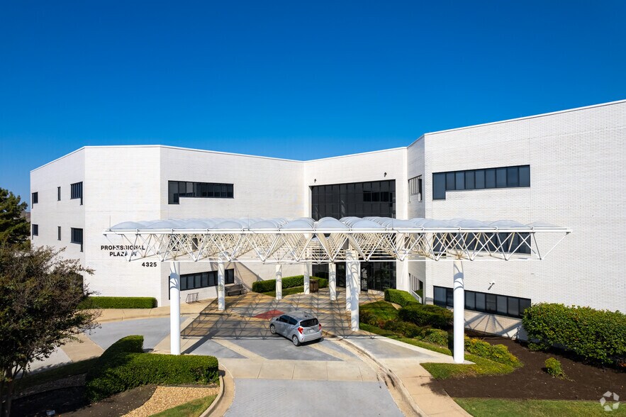 More Photos Of 4323-4343 N Josey Ln, Carrollton Hospital For Lease