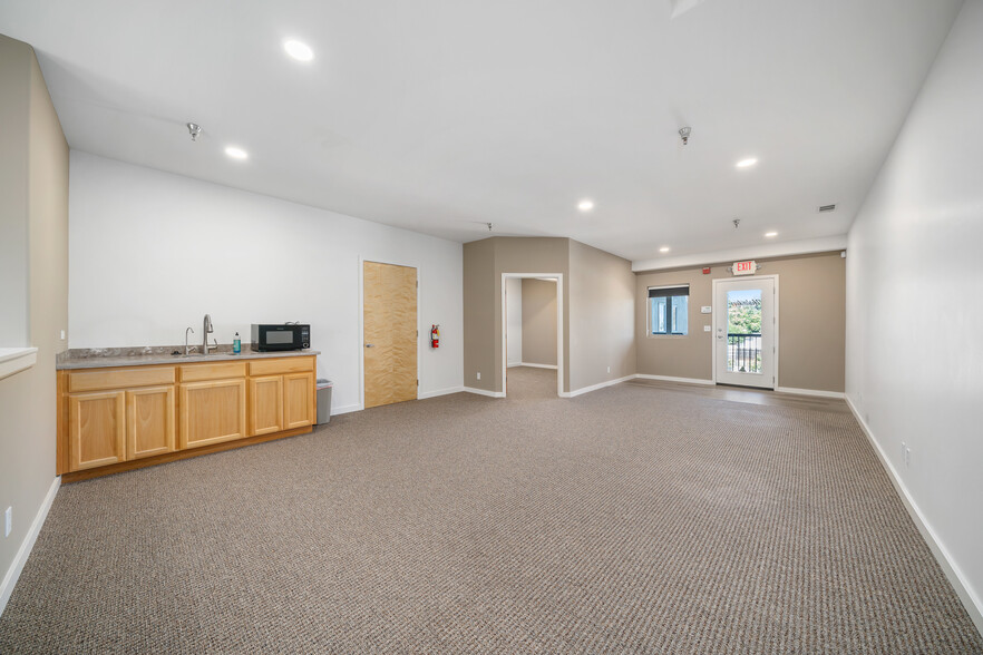 More Photos Of 1400 Railroad St, Paso Robles Office For Lease