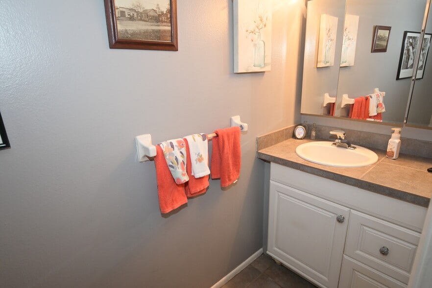 More Photos Of 2101 S Goldenrod Rd, Orlando Storefront For Sale