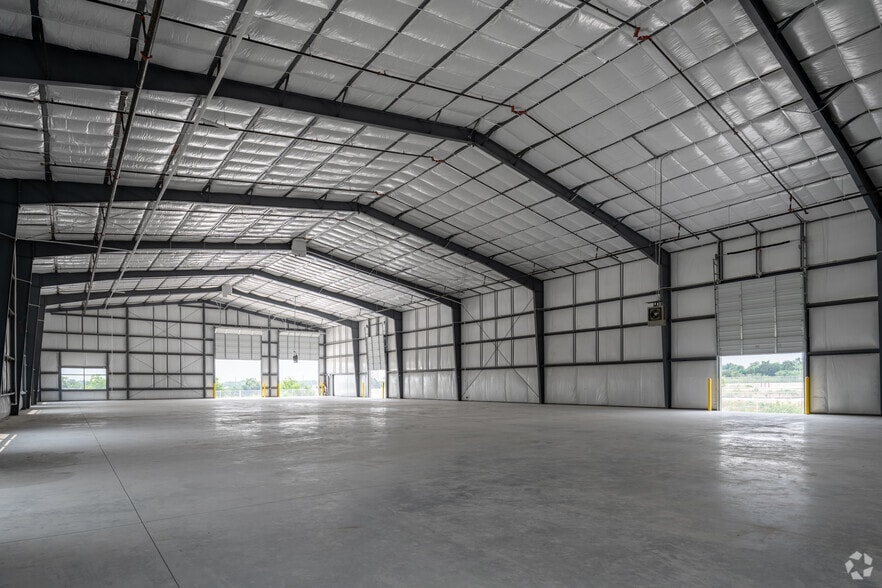 More Photos Of 4437 Supply Ct, Austin Unknown For Lease