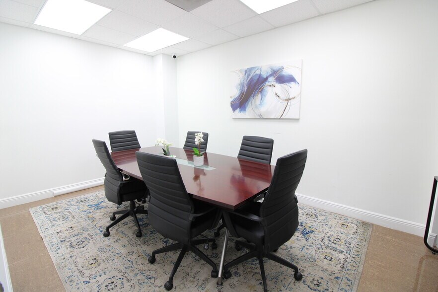 More Photos Of 8205-8225 NW 30th Ter, Doral Warehouse For Lease