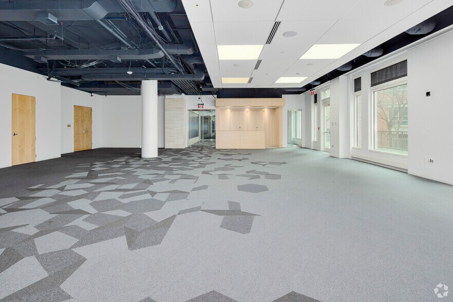More Photos Of 2000 Duke St, Alexandria Office For Sale