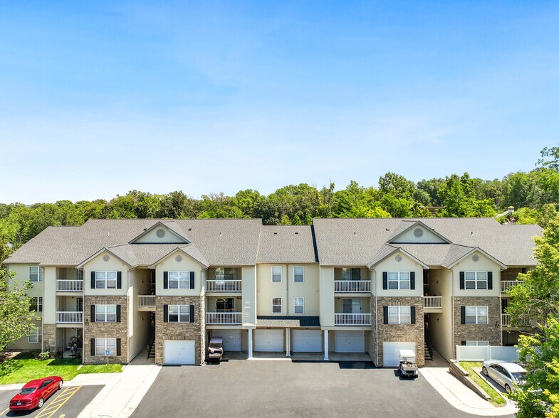 More Photos Of 400 Legends Terrace Dr, Eureka Apartments For Sale