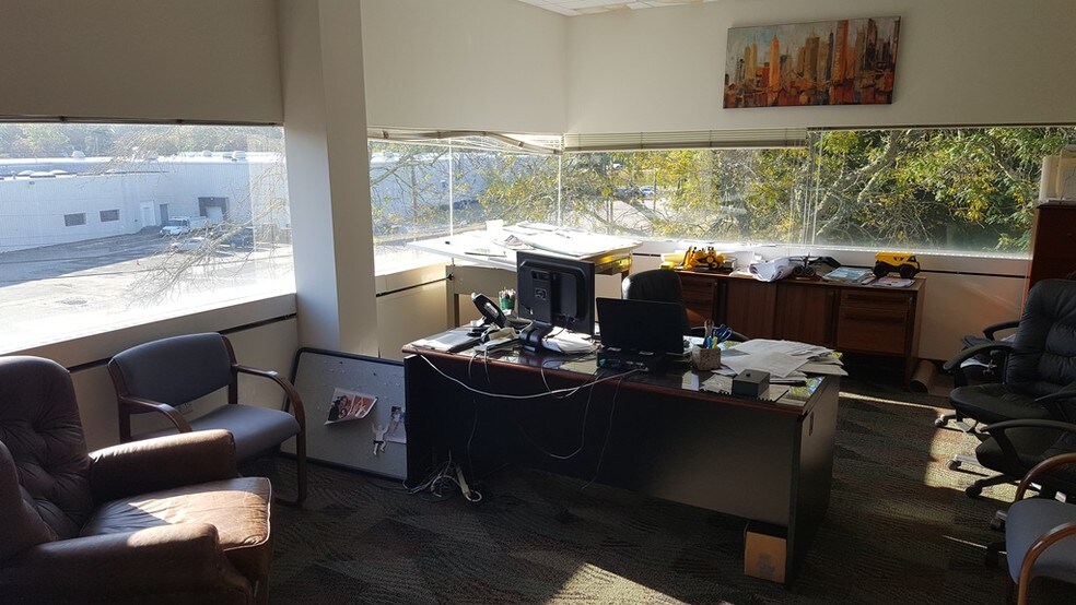 More Photos Of 99 Mechanic St, Pawcatuck Office For Sale