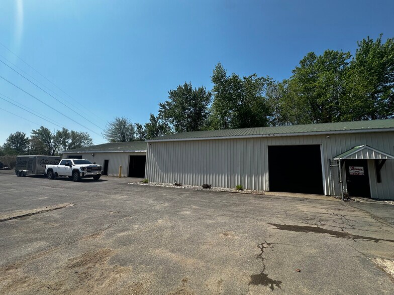 More Photos Of 7704 Maltlage Dr, Bayberry Flex For Sale