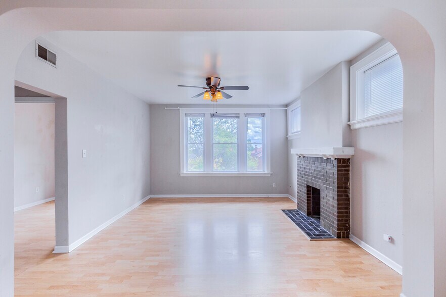 More Photos Of 5617 S Kingshighway Blvd, Saint Louis Multifamily For Sale