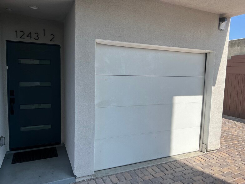 More Photos Of 1243 S Catalina St, Los Angeles Apartments For Sale