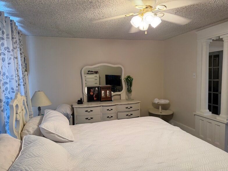 More Photos Of 1 N Main St, Ashley Restaurant For Sale