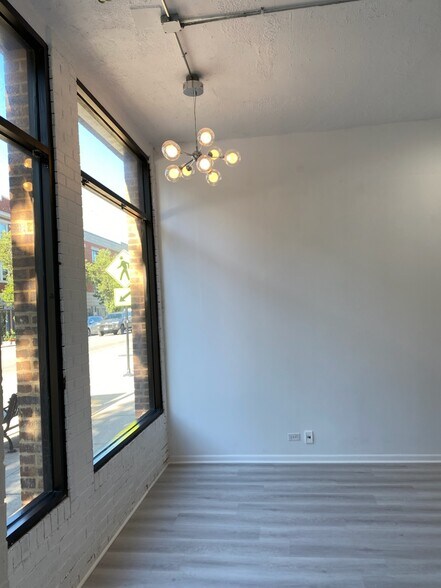 More Photos Of 1333-1343 W Devon Ave, Chicago Storefront Retail Office For Sale