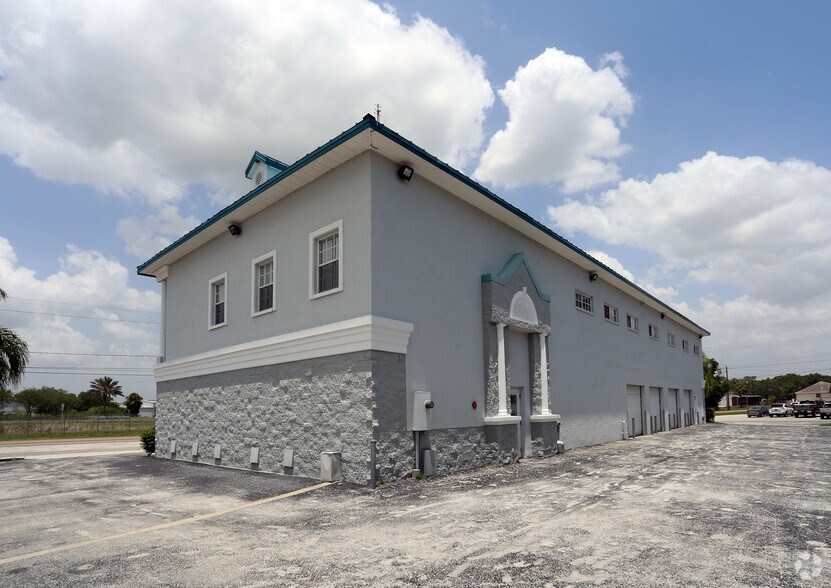 More Photos Of 1001 State Route 590, Oldsmar Warehouse For Lease