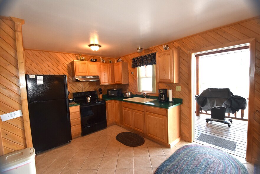 More Photos Of 109 Sinclair Rd, Sinclair Sports And Entertainment For Sale