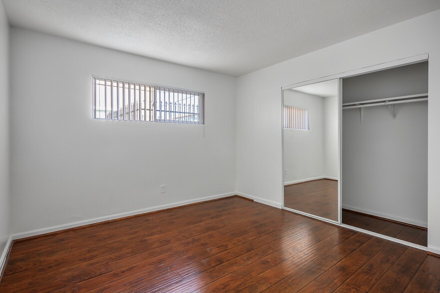 More Photos Of 1076-1112 Sierra Vista Dr, Las Vegas Apartments For Sale
