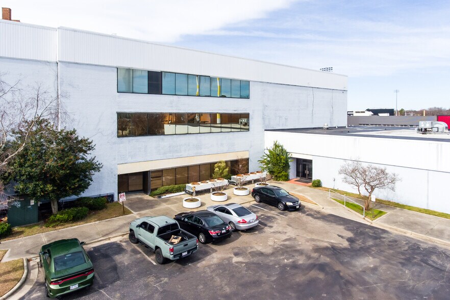 More Photos Of 421 Maiden Ln, Fayetteville Restaurant For Lease