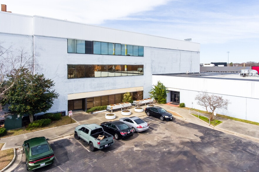 More Photos Of 421 Maiden Ln, Fayetteville Restaurant For Sale