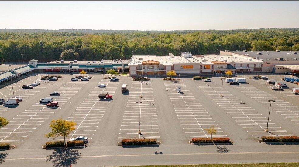 More Photos Of 264-350 Middle Country Rd, Coram Unknown For Lease
