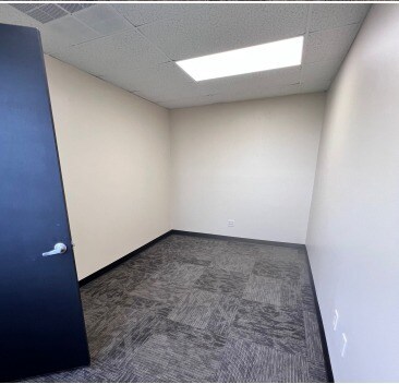 More Photos Of 22000 Springbrook Ave, Farmington Hills Office For Sale