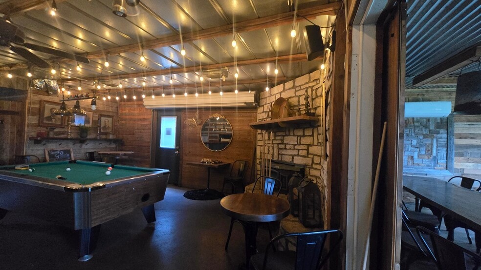 More Photos Of 4021 Acton Hwy, Granbury General Retail For Lease