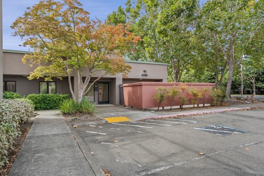 Primary Photo Of 680 E Cotati Ave, Rohnert Park Health Club For Lease