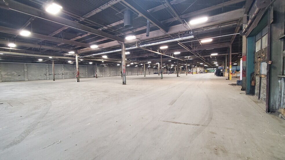 More Photos Of 600-740 Marion Rd, Columbus Warehouse For Lease