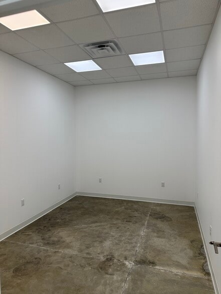 More Photos Of 18901 Ashley Rd, Houston Unknown For Lease