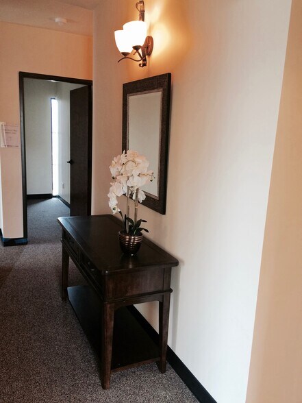 More Photos Of 819 SE 14th Loop, Battle Ground Office For Lease