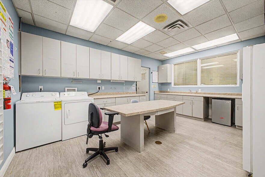 More Photos Of 4491 W Northern Ave, Glendale Medical For Lease