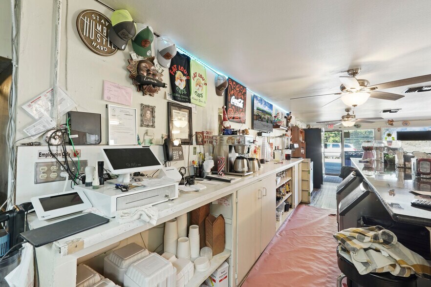 More Photos Of 14144 Market St, Walnut Grove Storefront For Sale