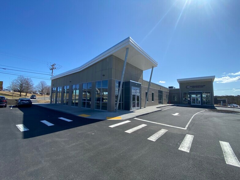 More Photos Of 55 Commerce Way, Plymouth Medical For Lease