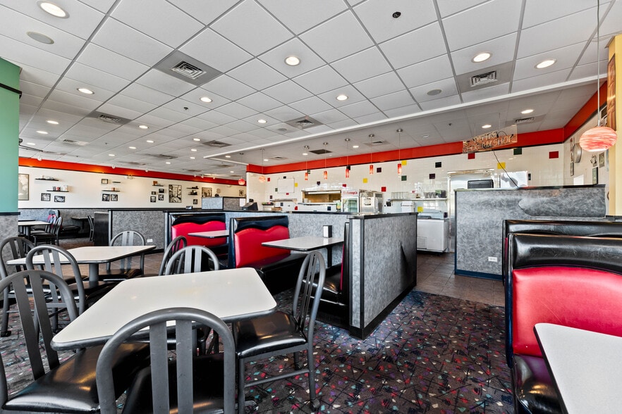 More Photos Of 5701 W Monee Manhattan Rd, Monee Freestanding For Lease