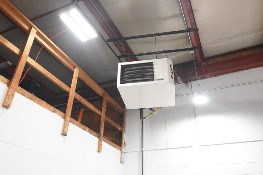 More Photos Of 300 Washington St, Rensselaer Auto Repair For Sale