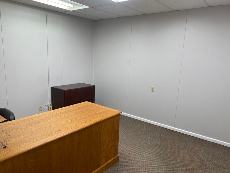 More Photos Of 8051 Seymour Hwy, Wichita Falls Warehouse For Lease