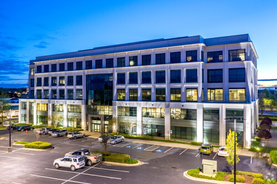 More Photos Of 3545 Whitehall Park Dr, Charlotte Office For Lease