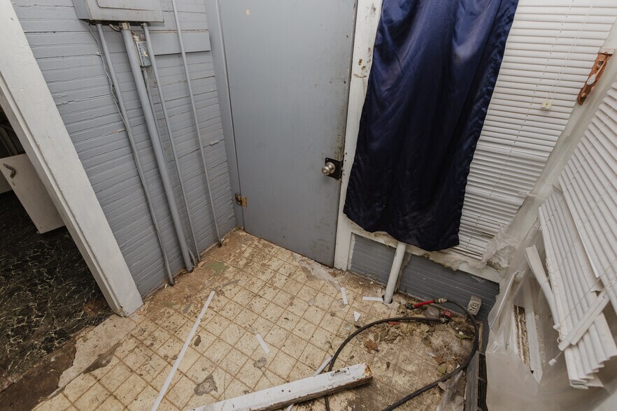 More Photos Of 123 E Madison Ave, Arkansas City Apartments For Sale