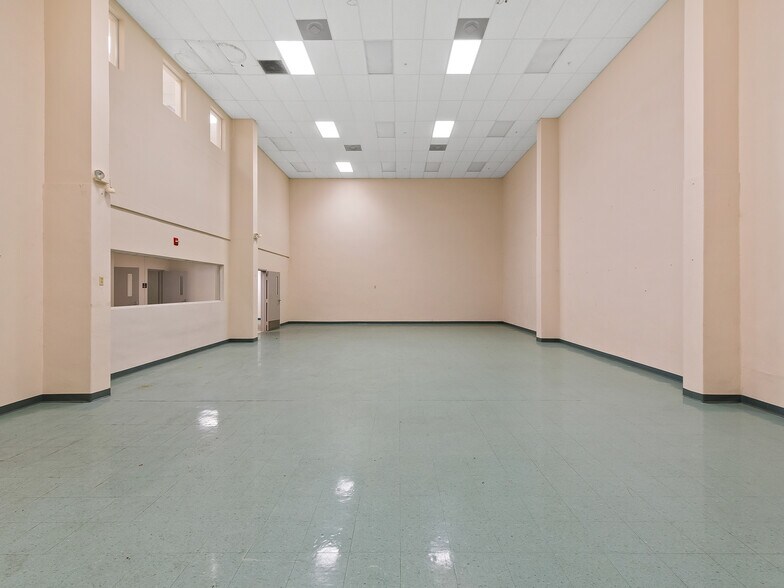 More Photos Of 1299 E Oakland Park Blvd, Oakland Park Office For Sale