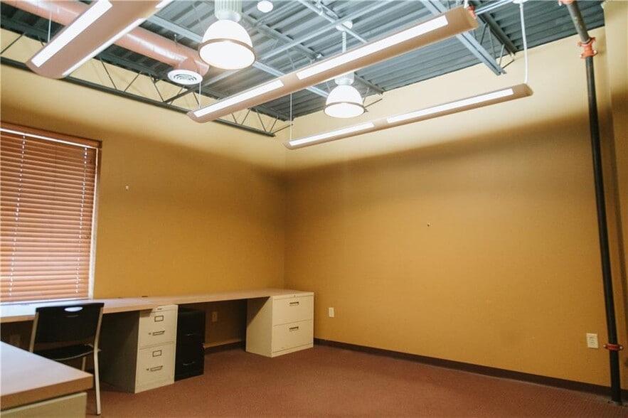 More Photos Of 81 Western Industrial Dr, Cranston Warehouse For Sale